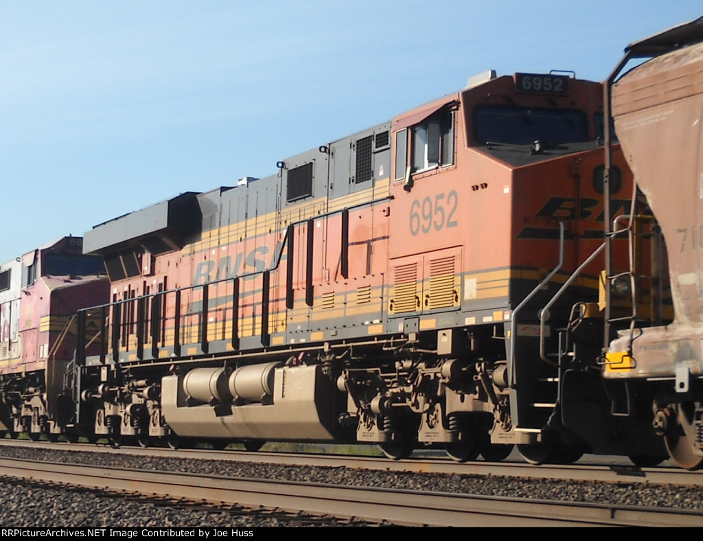 BNSF 6952